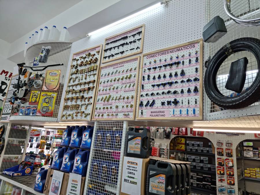 Repuestería · Exhibidores conectores neumáticos y chapa